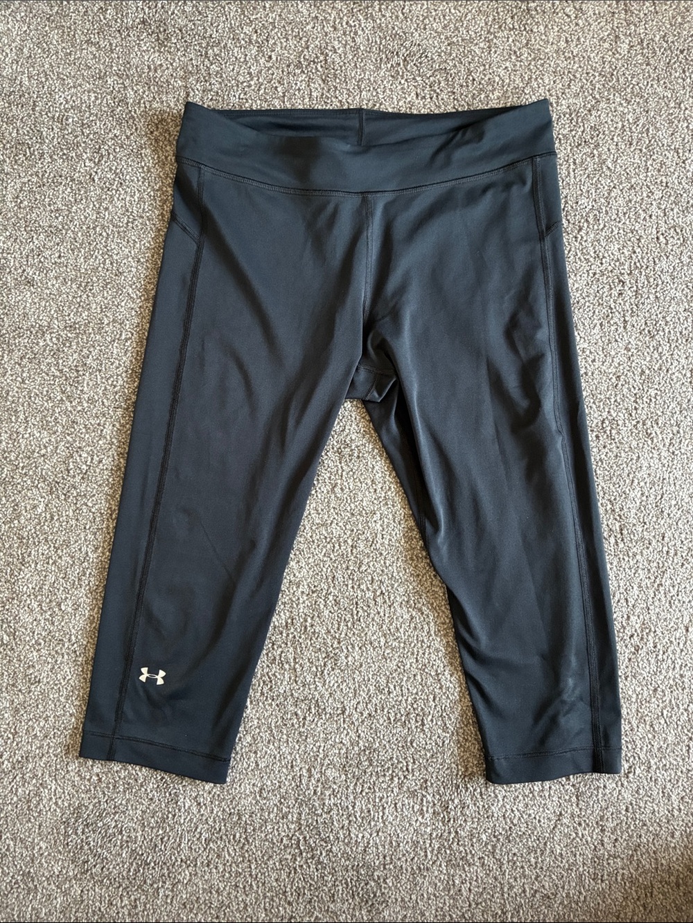 Under Armour Black Cropped Workout Capris